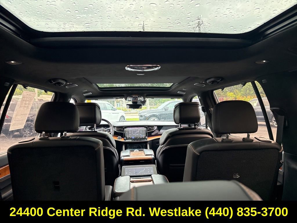 Used 2022 Jeep Grand Wagoneer Series III AWD/4WD image 12