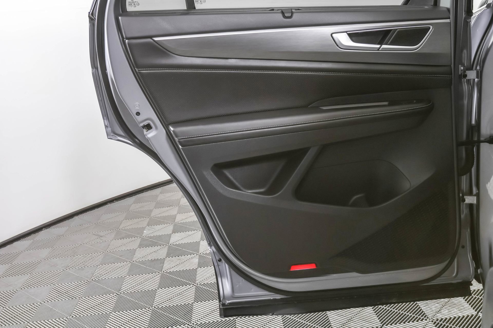 Used 2024 Volkswagen Atlas Cross Sport SE image 36