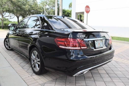 Used 2014 Mercedes-Benz E 250 BlueTEC Sedan image 5