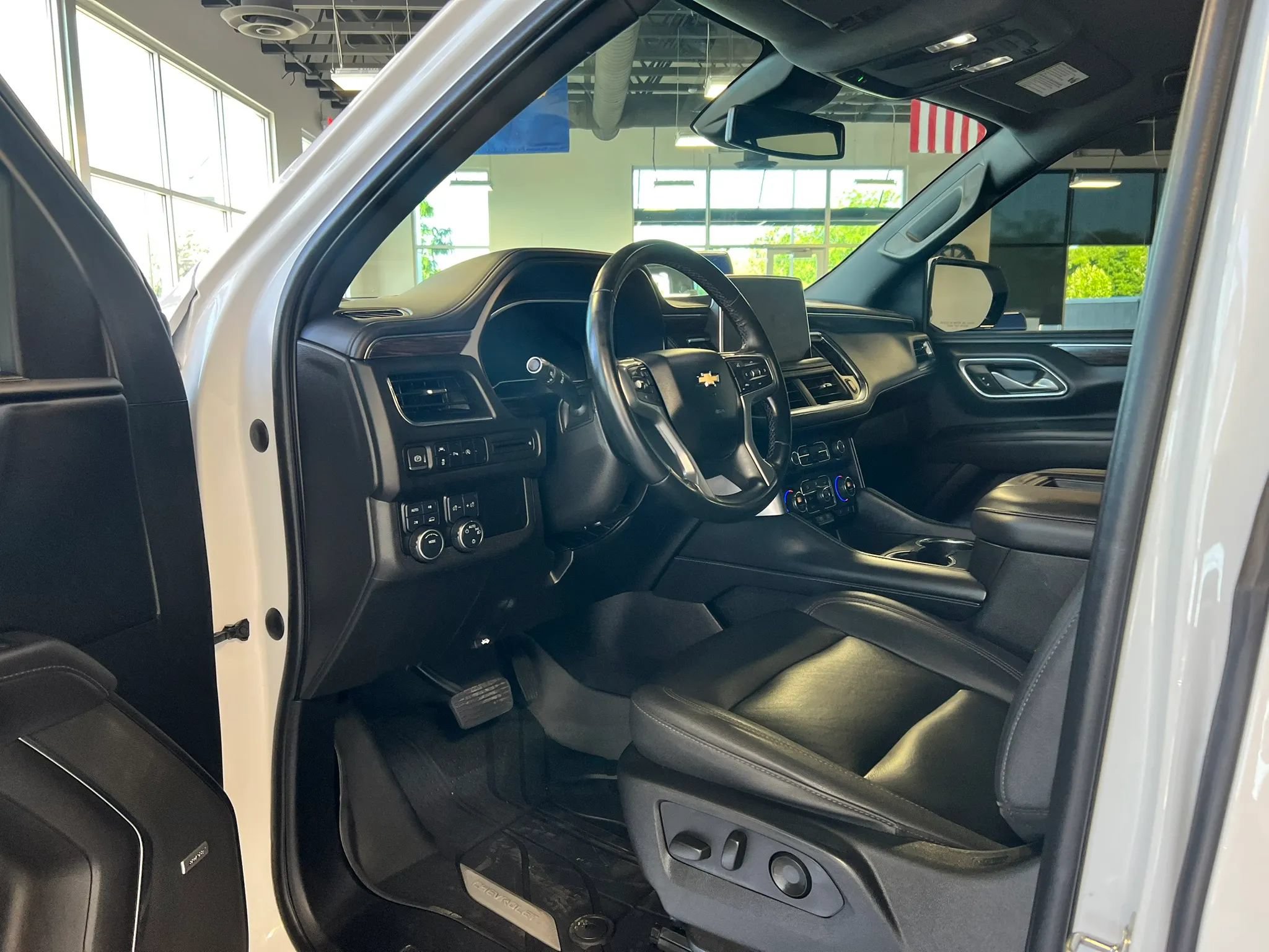 Used 2023 Chevrolet Tahoe LT AWD/4WD image 12