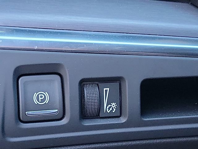 Used 2025 Cadillac XT5 Luxury image 15