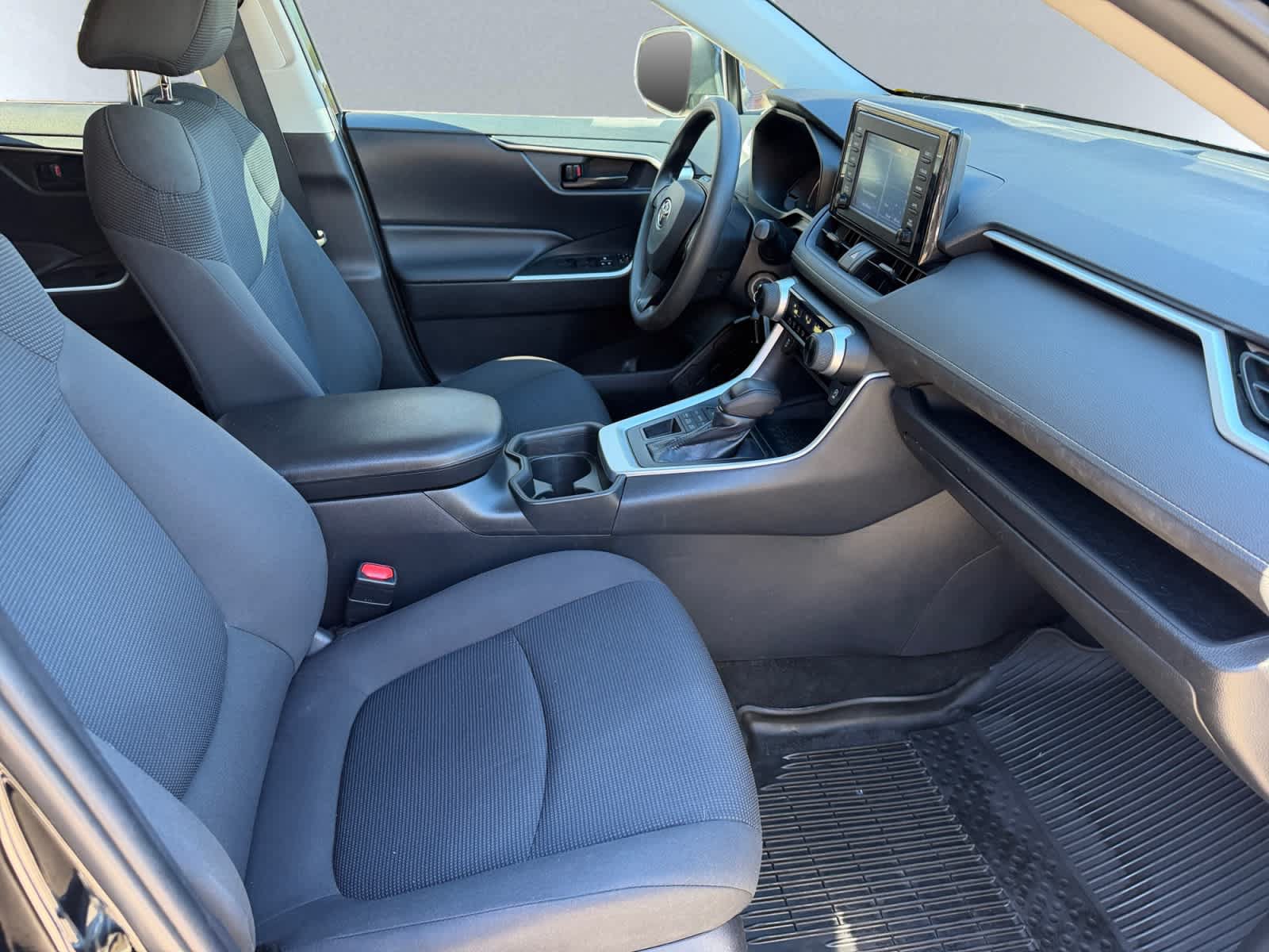 Used 2019 Toyota RAV4 LE w/ All Weather Liner Package AWD/4WD image 20