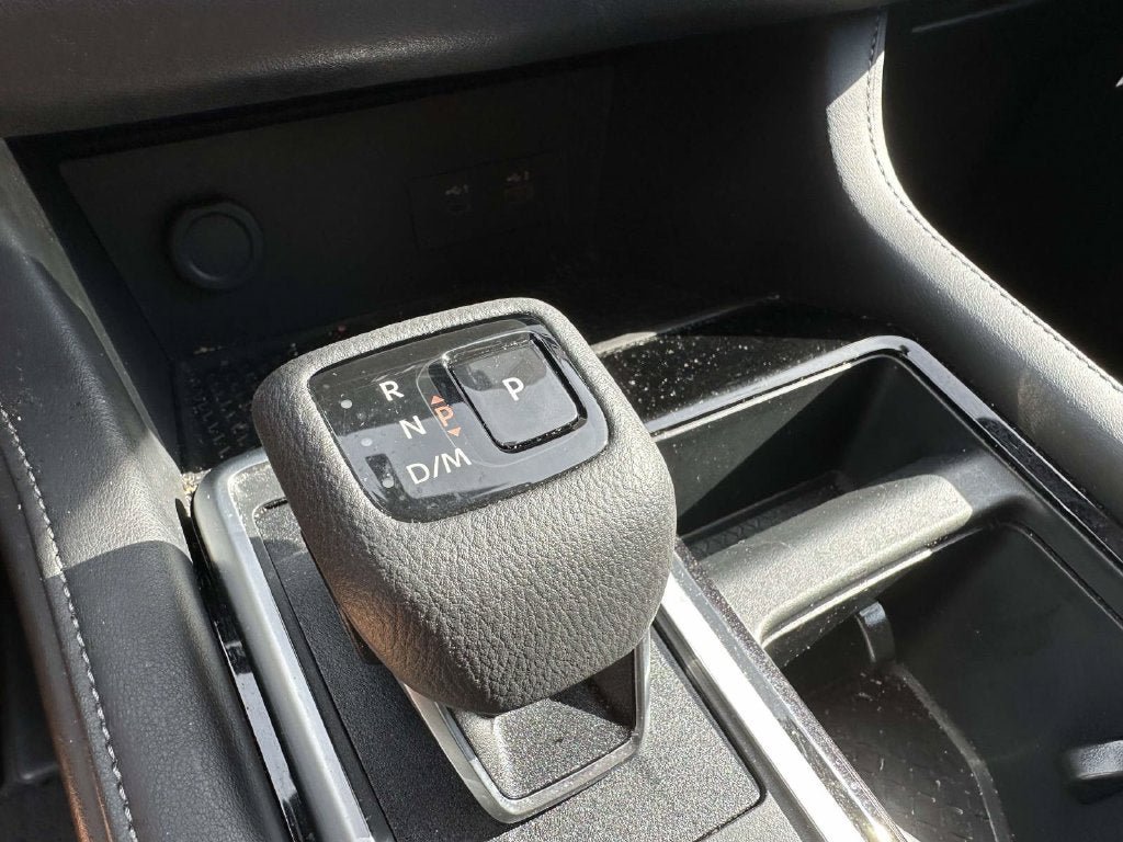 Used 2025 Nissan Pathfinder SV AWD/4WD image 23