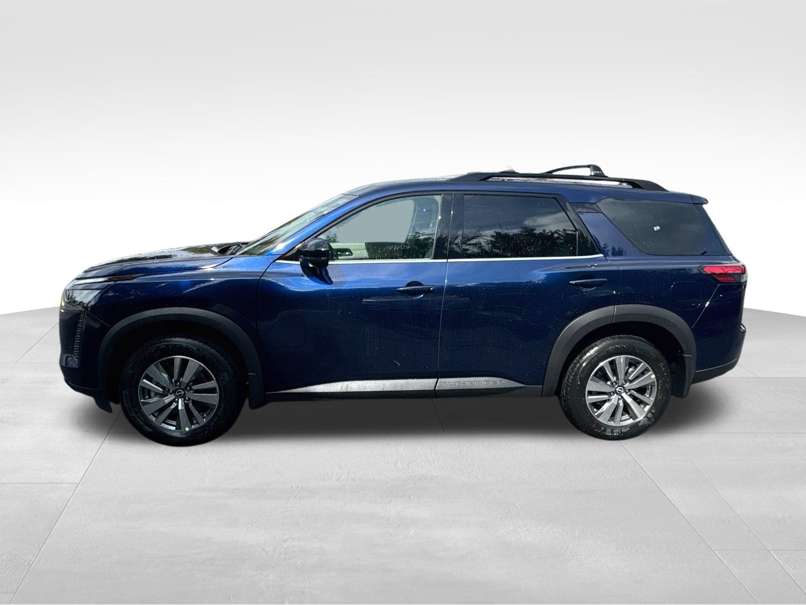 New 2026 Nissan Pathfinder SL FWD image 4