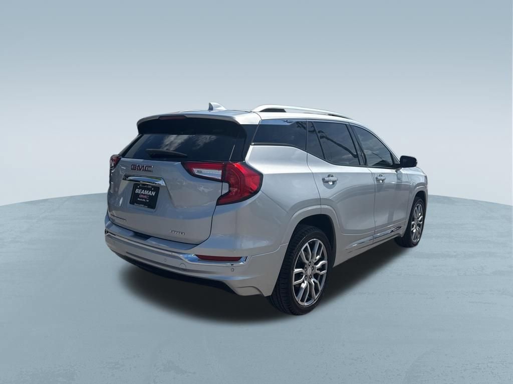 Used 2022 GMC Terrain Denali w/ Denali Premium Package AWD/4WD image 8