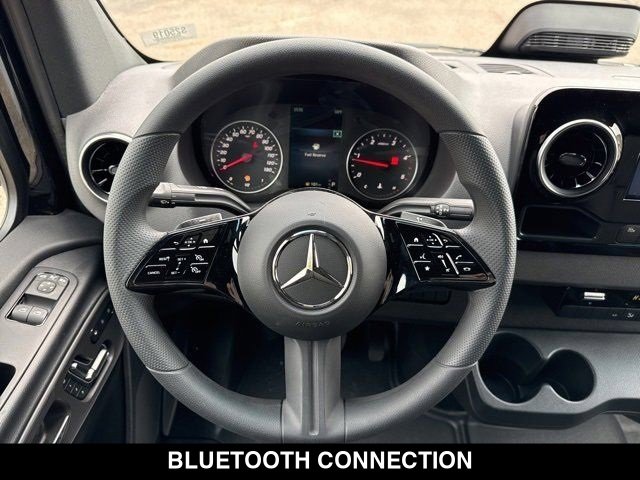 Used 2025 Mercedes-Benz Sprinter 2500 image 18