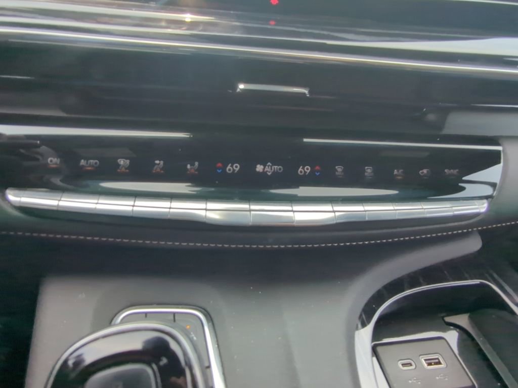 Used 2023 Cadillac Escalade Sport w/ Touring Package AWD/4WD image 18