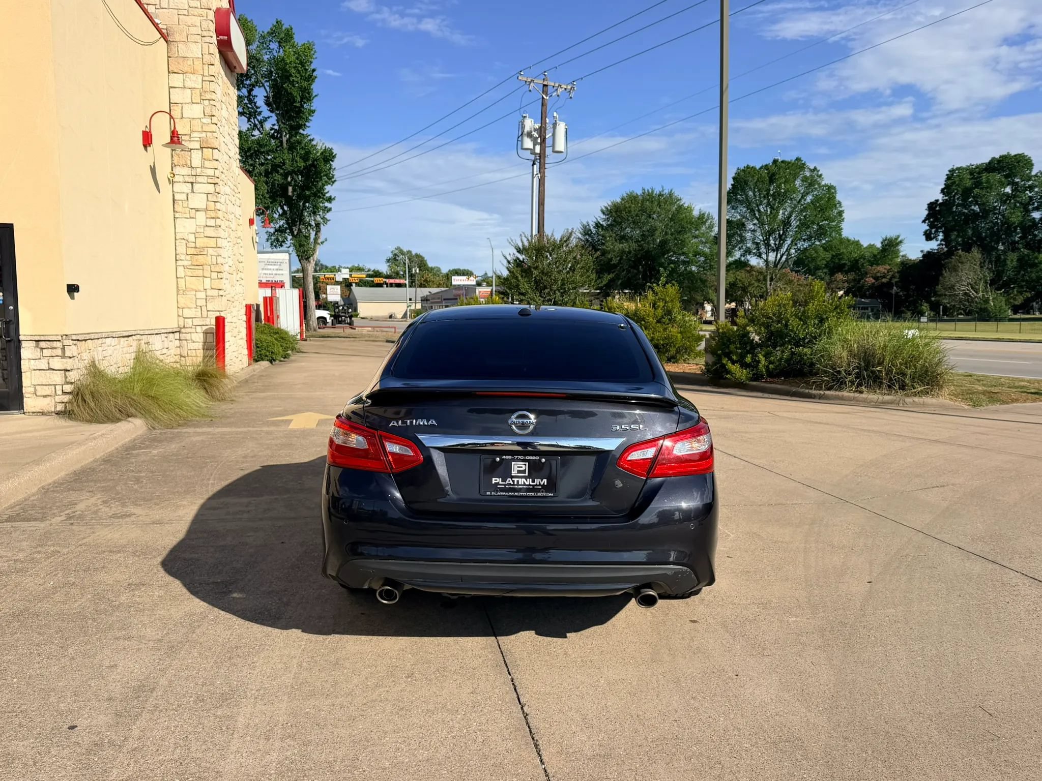 Used 2017 Nissan Altima 3.5 SL FWD image 4