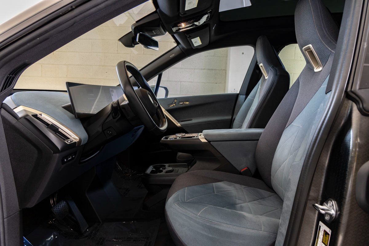 Certified 2023 BMW iX xDrive50 w/ Premium Package image 15