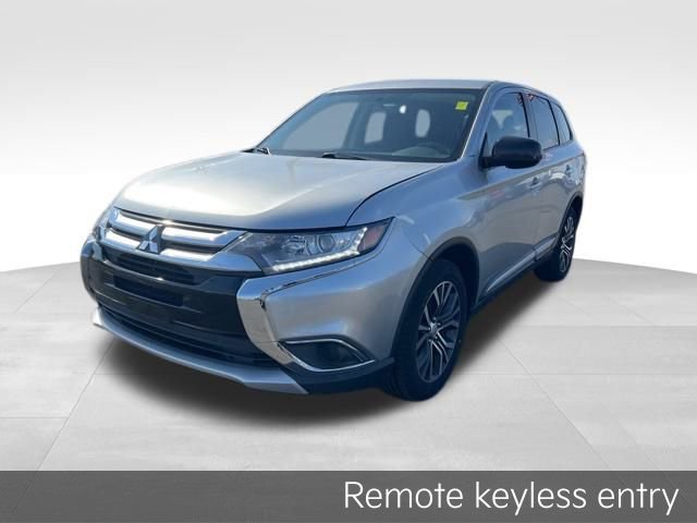 Used 2018 Mitsubishi Outlander AWD image 3