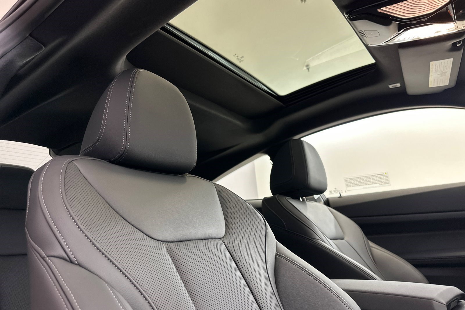 Used 2026 BMW 430i Coupe w/ M Sport Package image 25