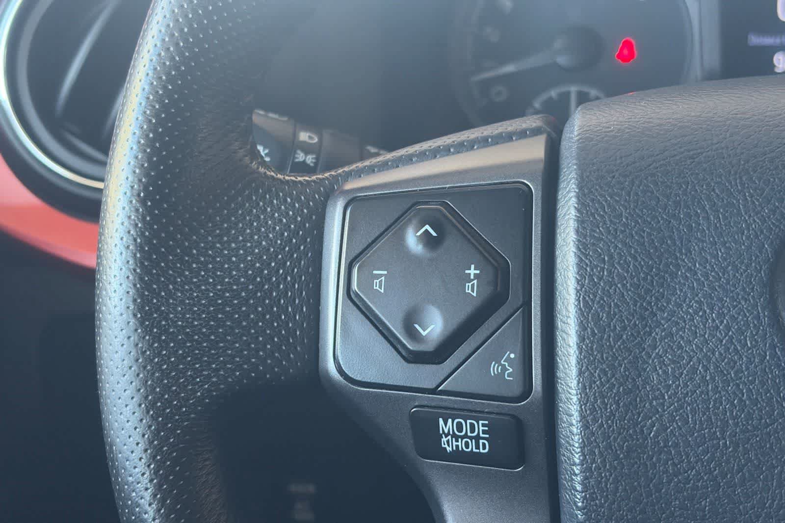Used 2020 Toyota Tacoma TRD Sport AWD/4WD image 24