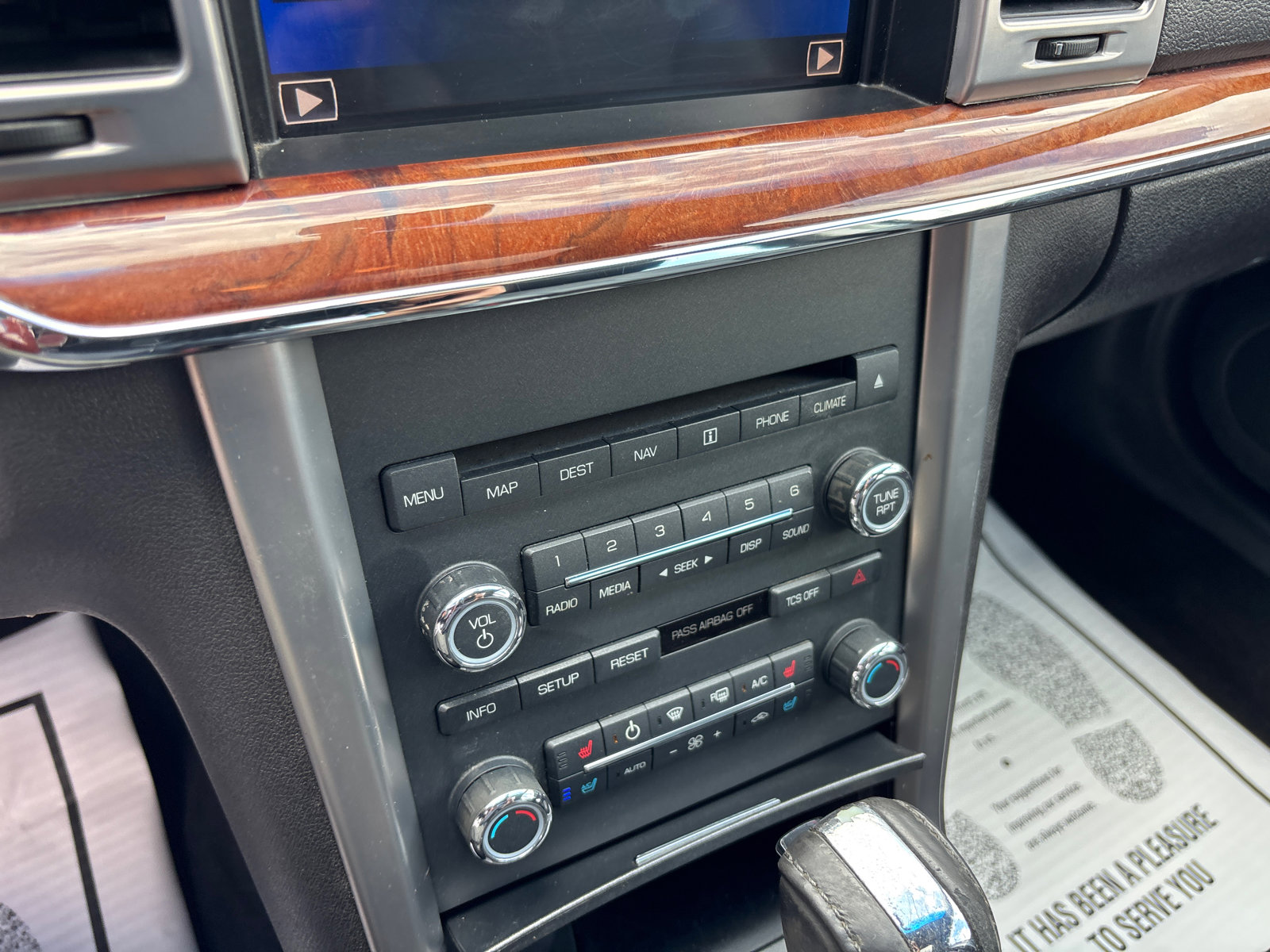 Used 2011 Lincoln MKZ w/ 102A Rapid Spec Order Code FWD image 21