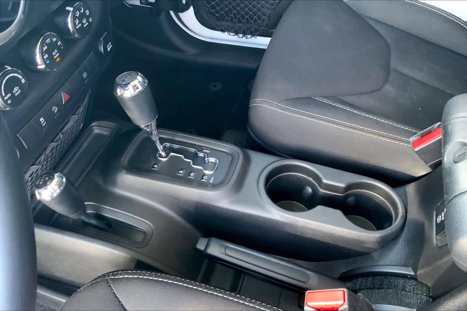Used 2015 Jeep Wrangler Unlimited Sahara w/ Max Tow Package image 16