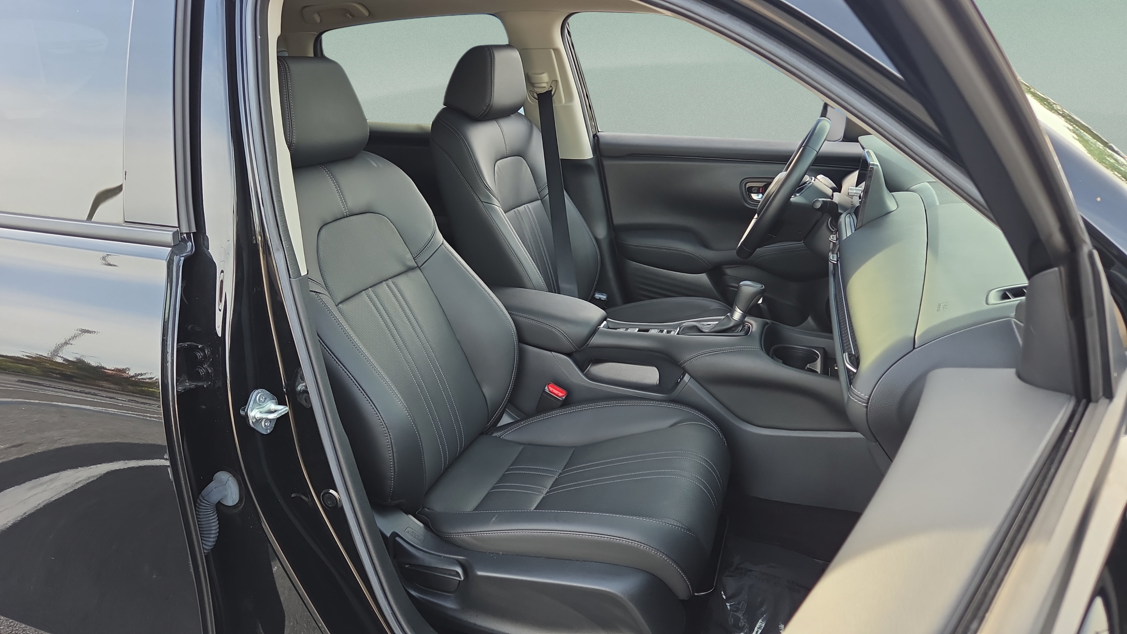 Certified 2025 Honda HR-V EX-L image 17
