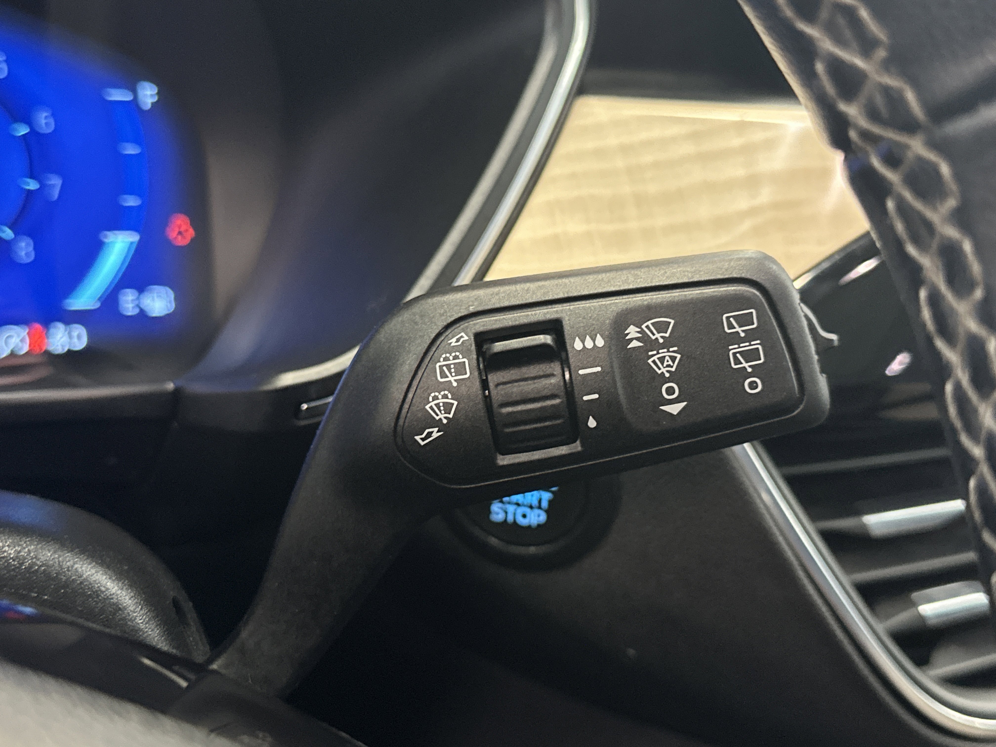 Used 2022 Ford Escape Titanium w/ Titanium Elite Package image 38