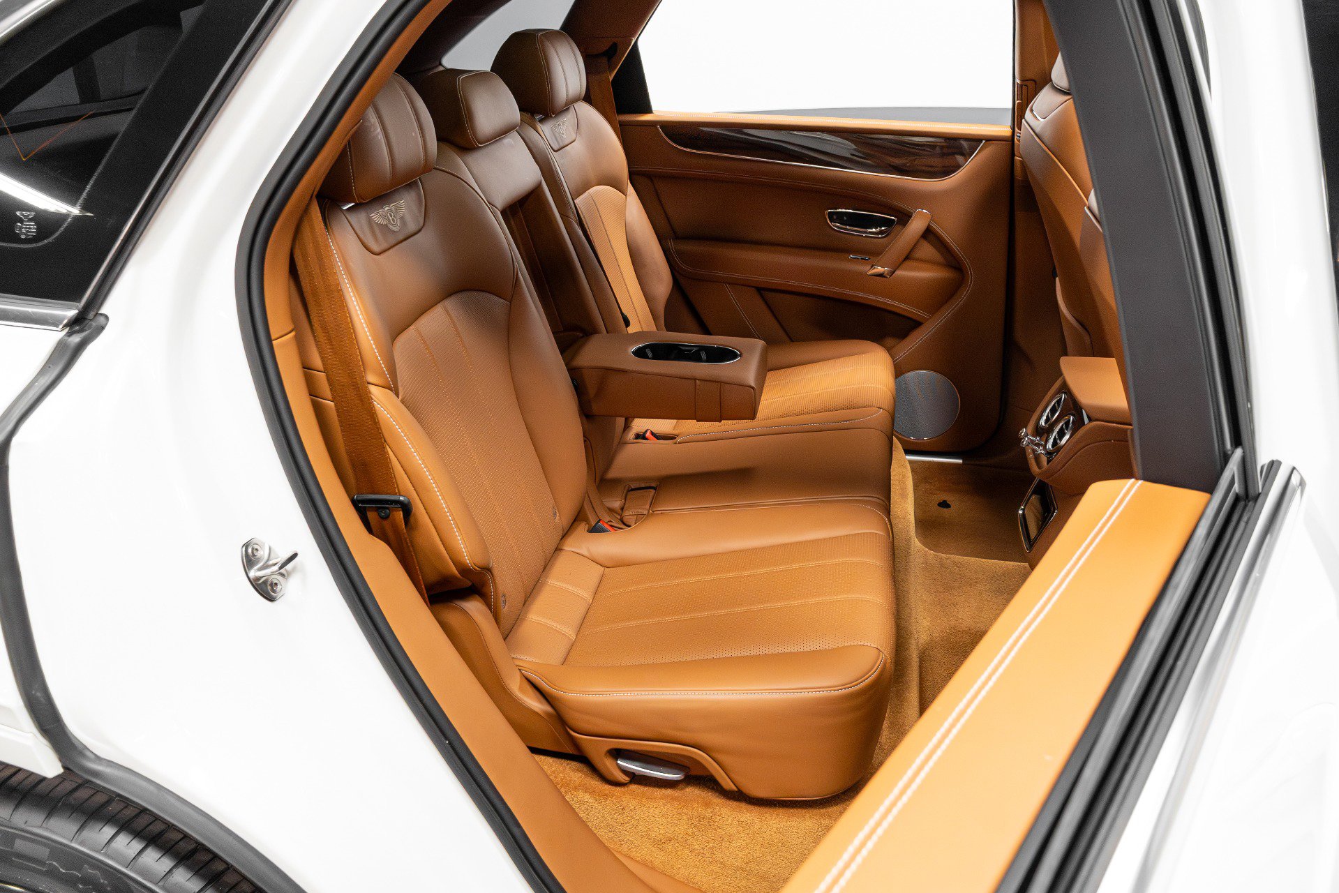 Used 2019 Bentley Bentayga image 24