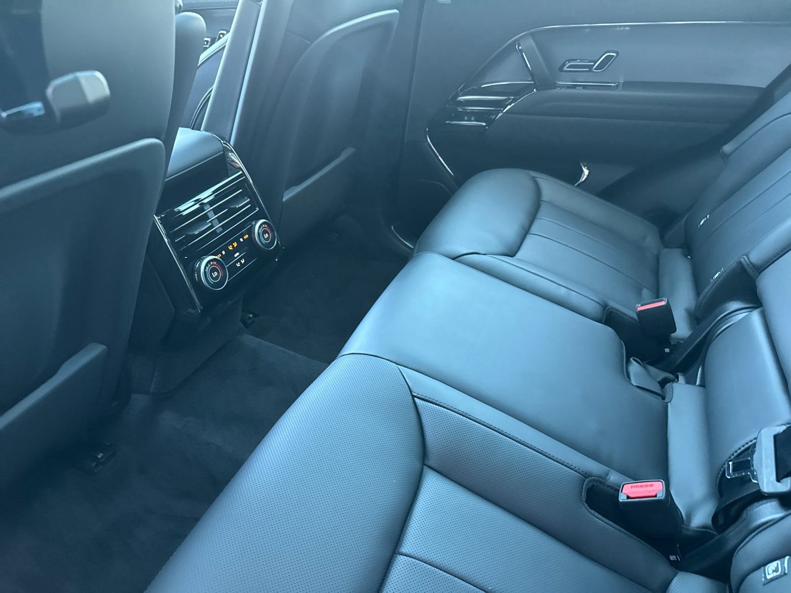 New 2026 Land Rover Range Rover Sport SE AWD/4WD image 12