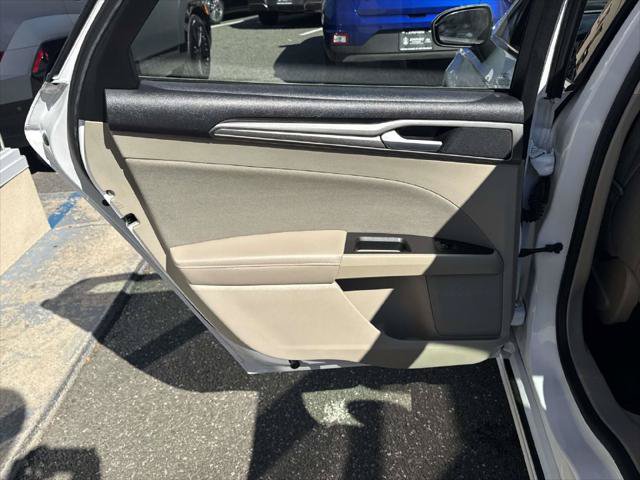 Used 2019 Ford Fusion SE FWD image 10