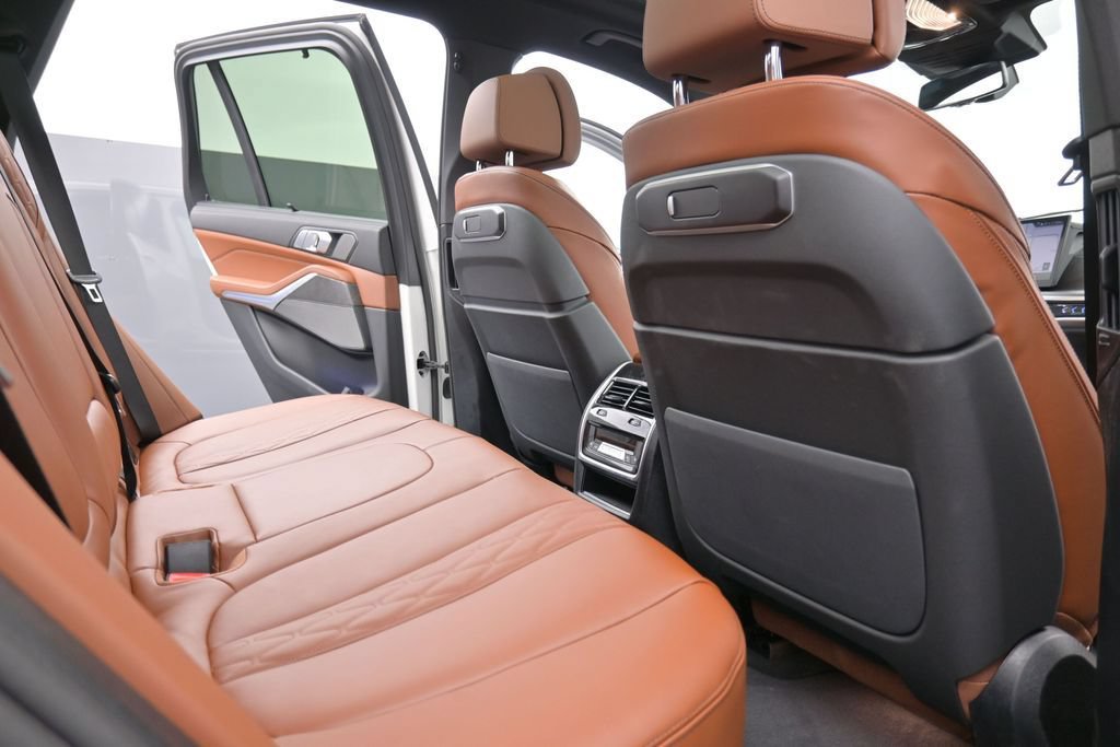 New 2026 BMW X5 xDrive40i AWD/4WD image 19