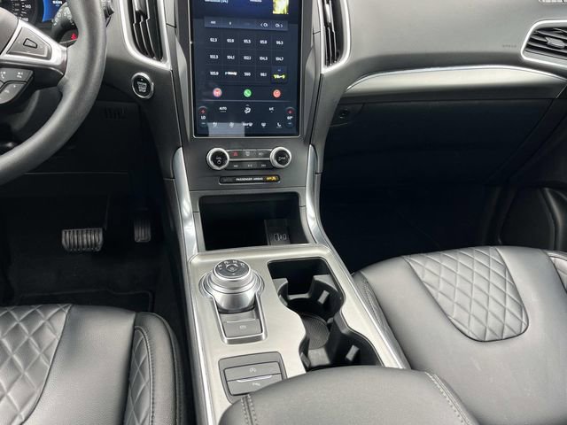 Certified 2024 Ford Edge Titanium AWD/4WD image 17