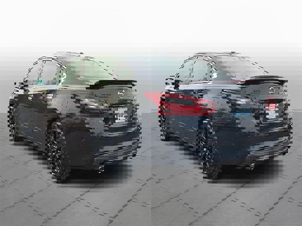 Used 2018 Nissan Altima 2.5 SR w/ SR Midnight Edition image 22