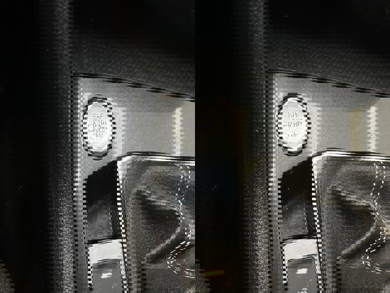 Used 2024 Volkswagen Tiguan S image 17