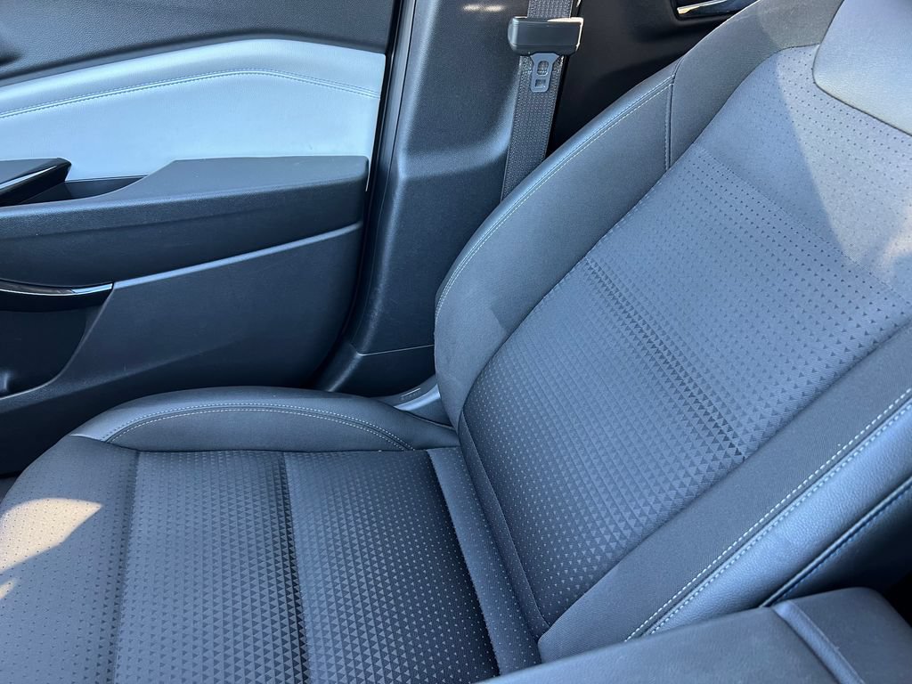 Used 2025 Chevrolet Trax LT FWD image 30