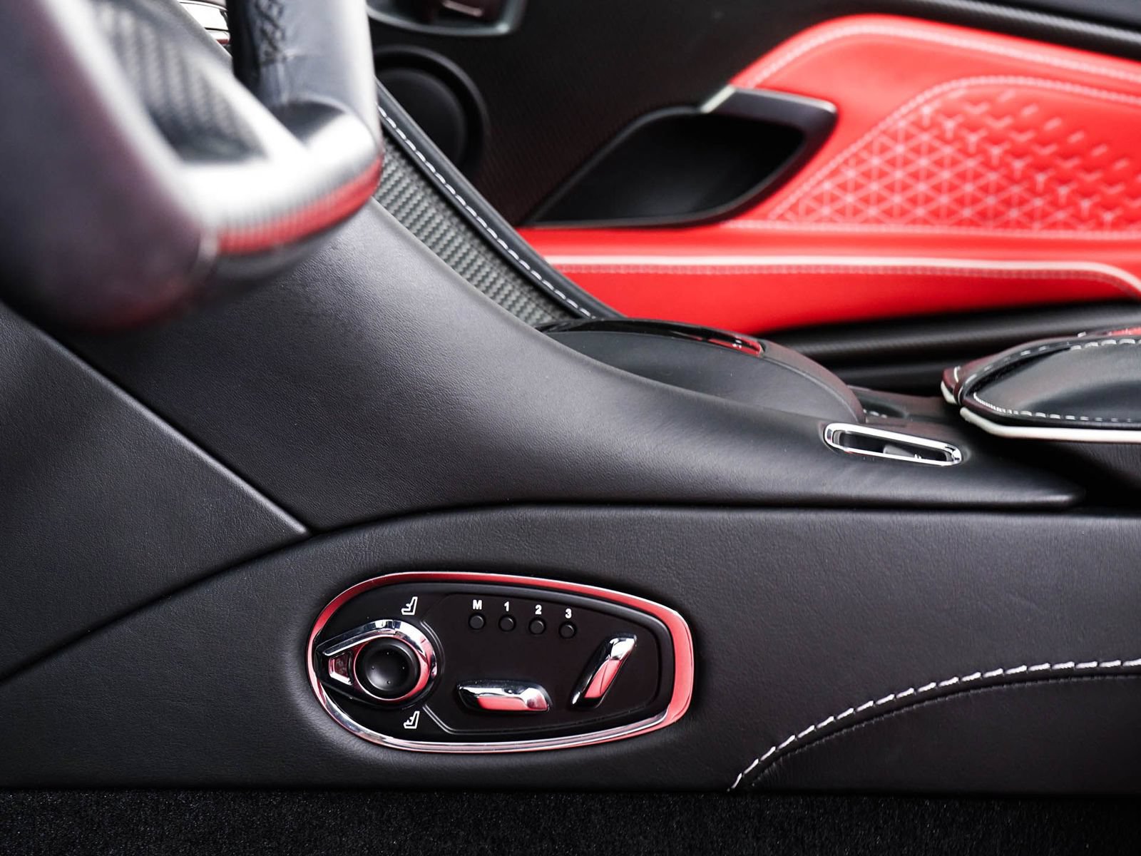 Used 2020 Aston Martin DBS Superleggera Volante RWD image 26