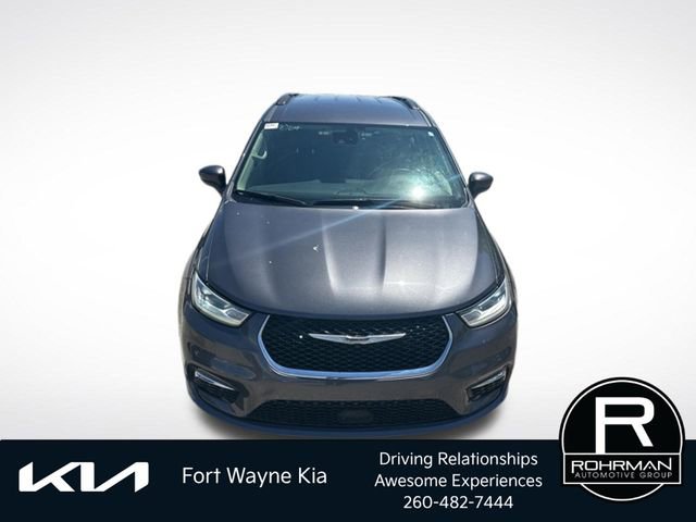 Used 2022 Chrysler Pacifica Touring-L FWD image 10