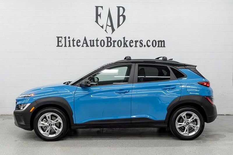Used 2023 Hyundai Kona SEL image 2