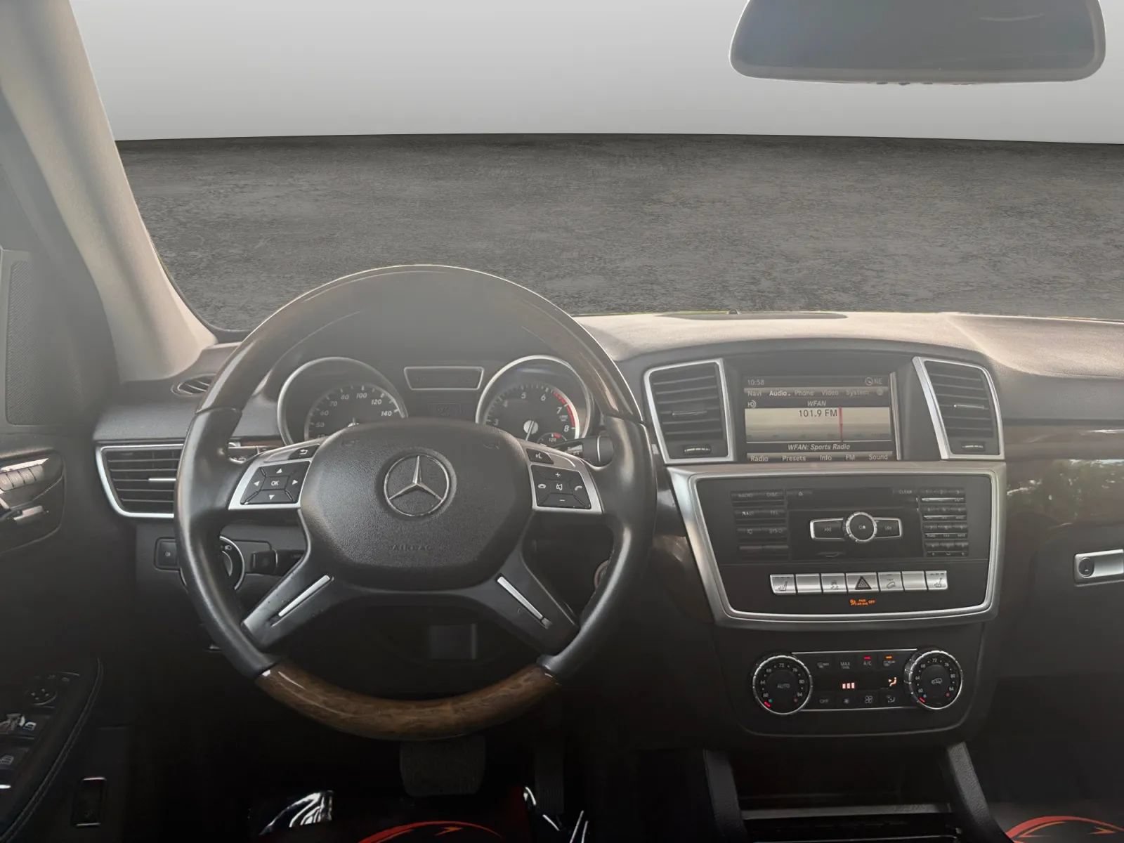 Used 2015 Mercedes-Benz ML 350 4MATIC w/ Premium 1 Package image 28