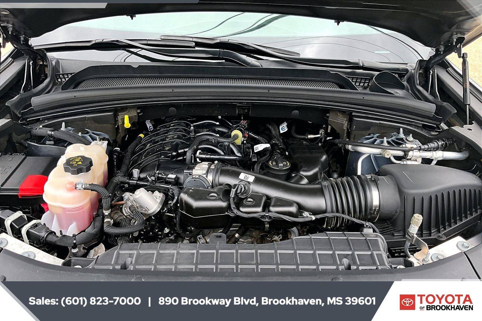 Used 2023 Jeep Grand Cherokee L Laredo AWD/4WD image 8