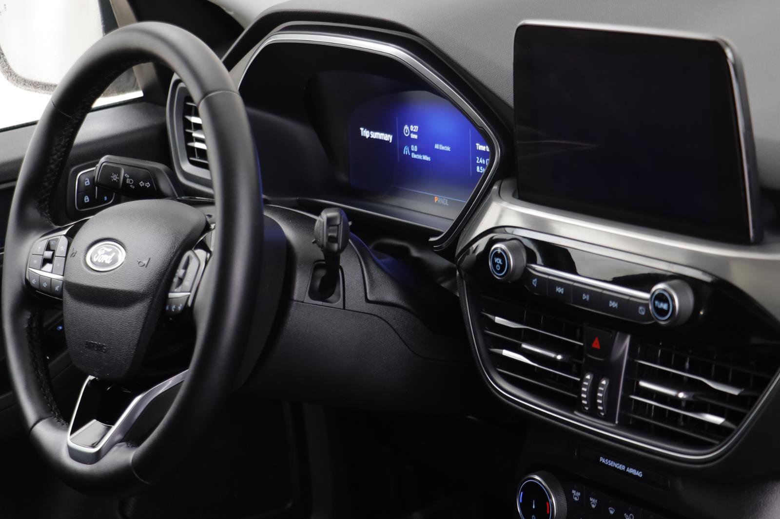 Used 2022 Ford Escape Titanium image 22