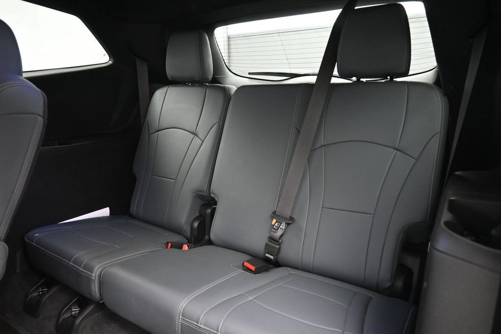 Used 2023 Buick Enclave Essence w/ Experience Buick Package AWD/4WD image 25