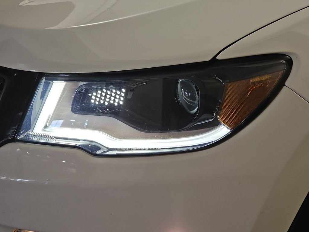 Used 2020 Jeep Compass High Altitude AWD/4WD image 33