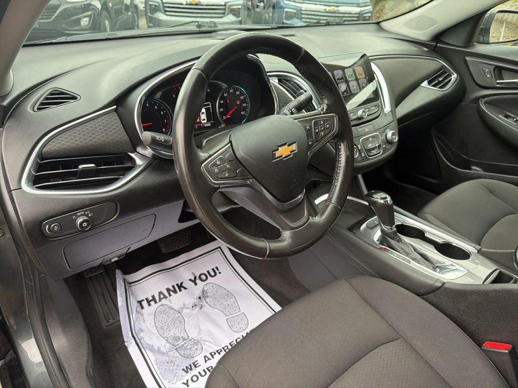 Used 2018 Chevrolet Malibu LT FWD image 14