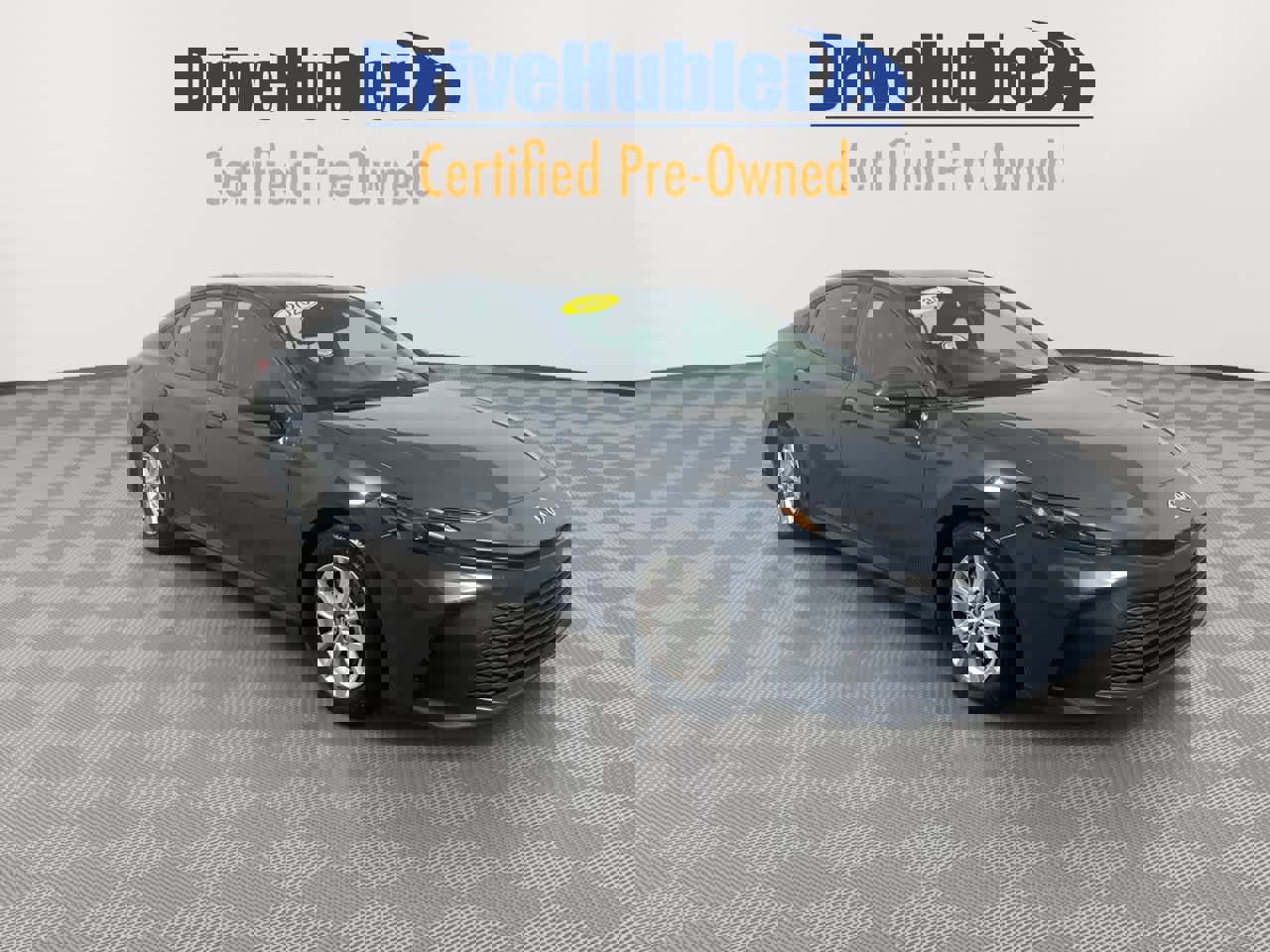 Used 2025 Toyota Camry LE image 4