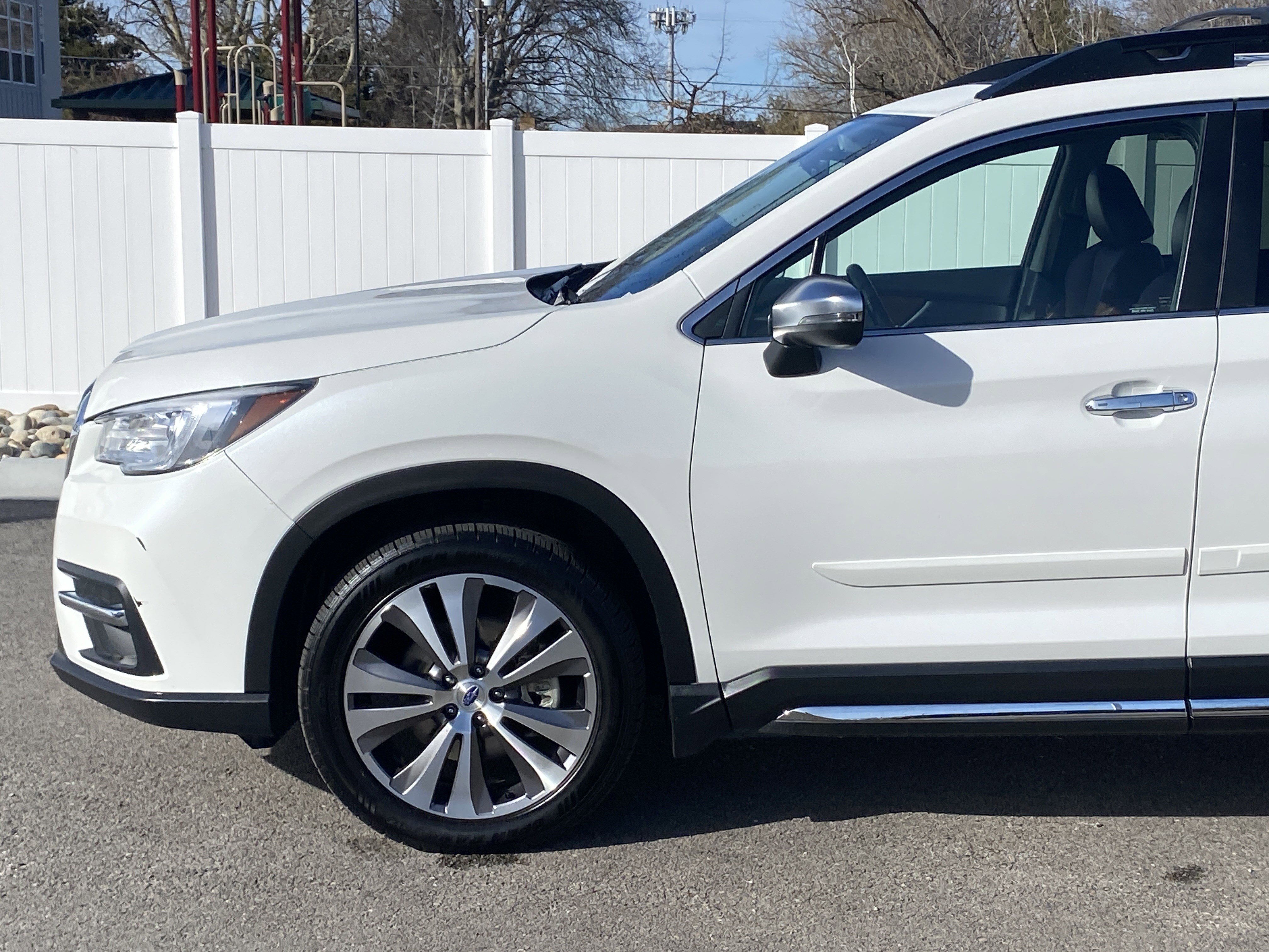 Used 2022 Subaru Ascent Touring w/ Popular Package #2A image 2