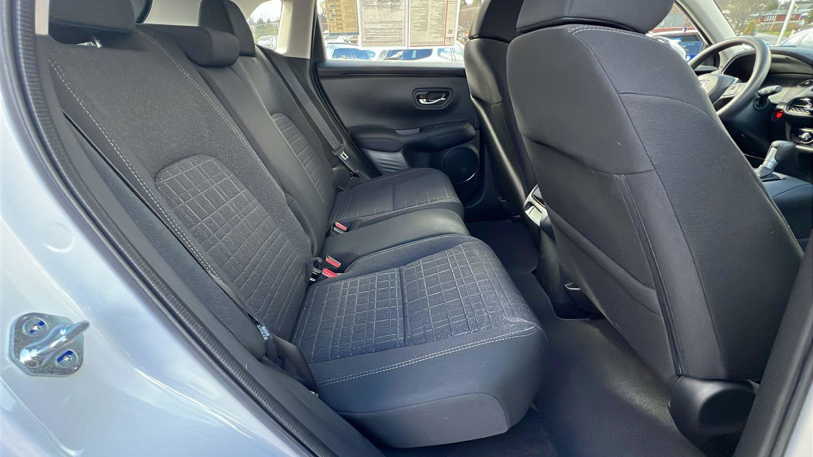 Certified 2025 Honda HR-V LX image 15