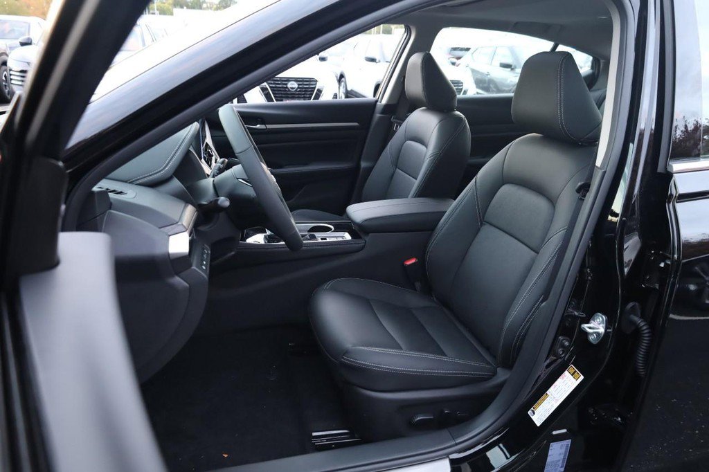 New 2025 Nissan Altima 2.5 SL image 9