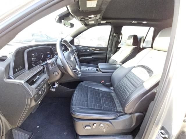 Used 2023 Cadillac Escalade Sport Platinum w/ LPO, ONYX Package AWD/4WD image 4