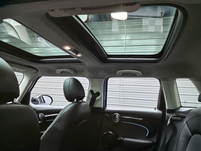 Used 2024 MINI Cooper 4-Door Hardtop FWD image 19