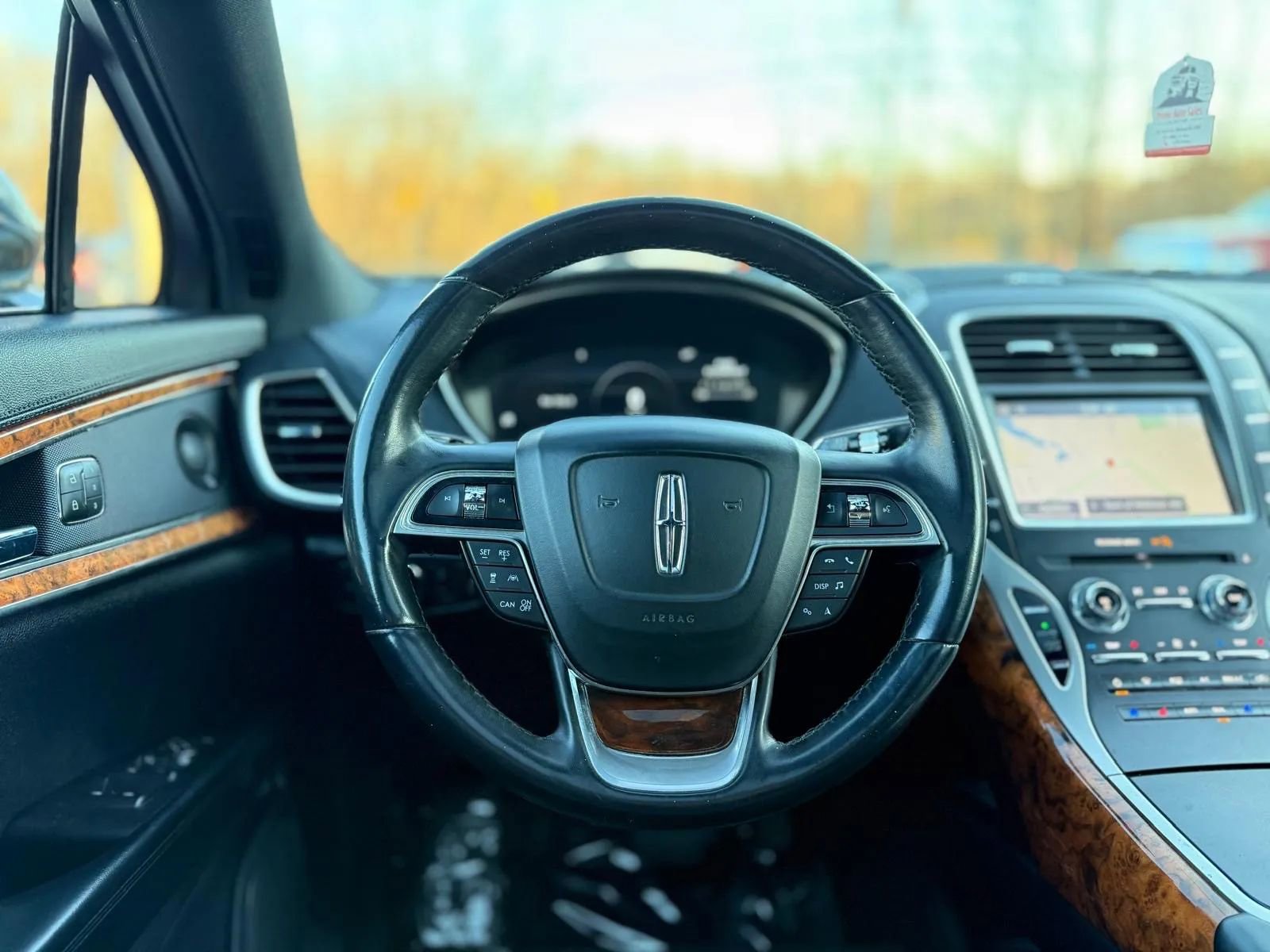 Used 2020 Lincoln Nautilus Reserve image 13