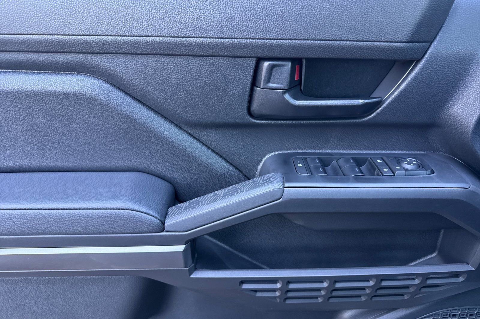 New 2025 Toyota Tacoma SR5 image 11