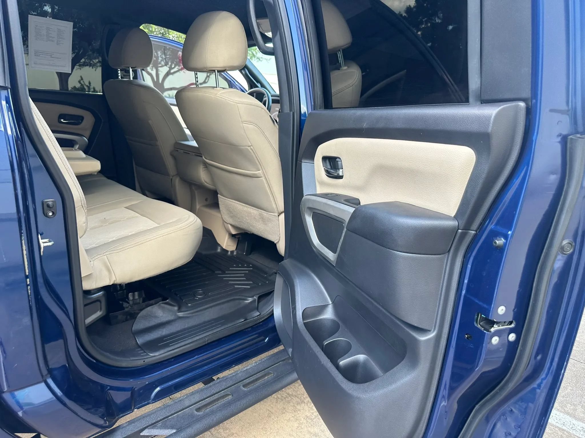Used 2017 Nissan Titan SV AWD/4WD image 22