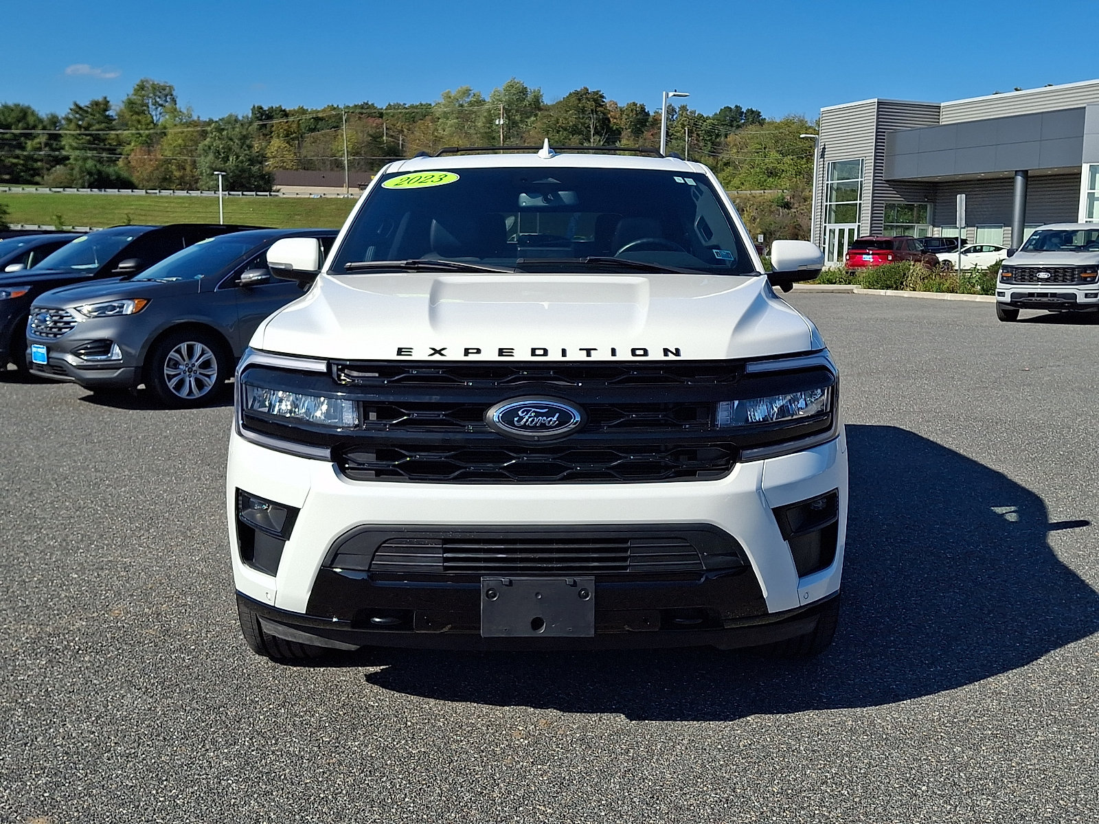 Used 2023 Ford Expedition Max Limited AWD/4WD image 2