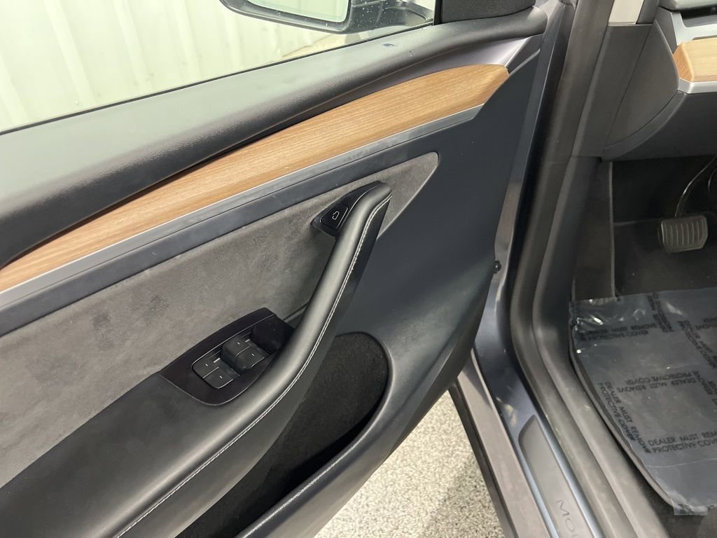 Used 2023 Tesla Model Y Long Range image 19