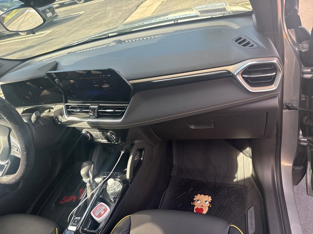 Used 2025 Chevrolet TrailBlazer ACTIV w/ Driver Confidence Package image 37