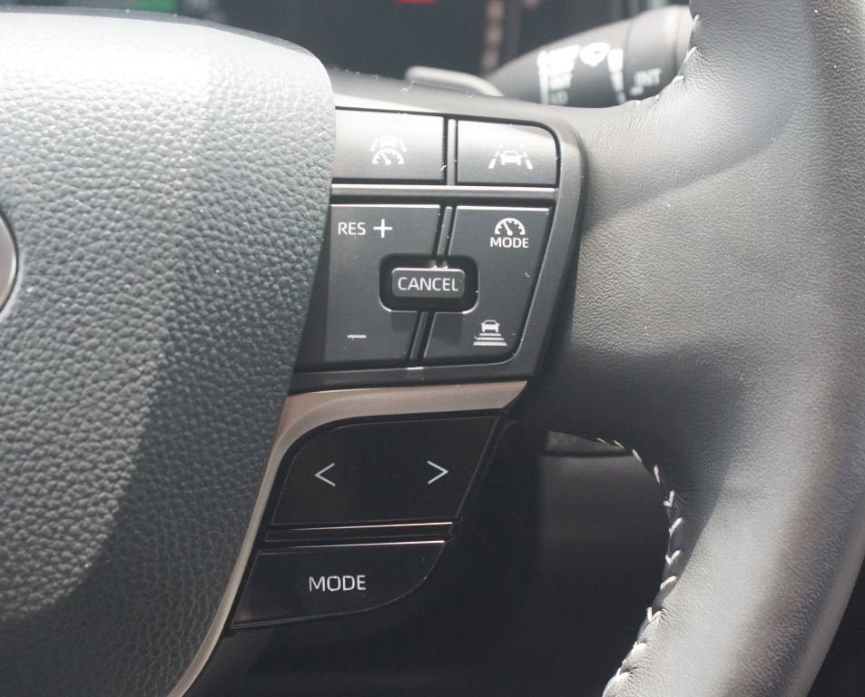 Used 2025 Toyota Camry SE w/ Convenience Package FWD image 11